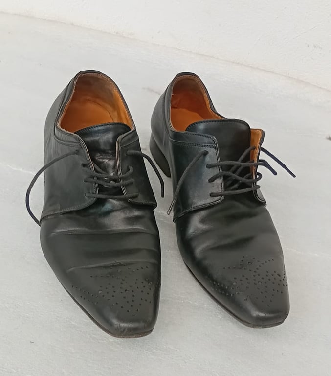 Size 9-Kurt Geiger Genuine Leather Lace Up Shoes