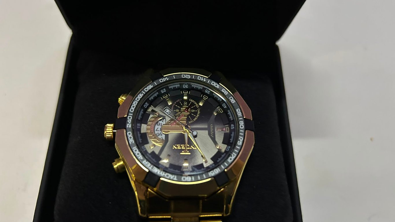 FNGEEN Quartz model similar to the 4001 or 4088