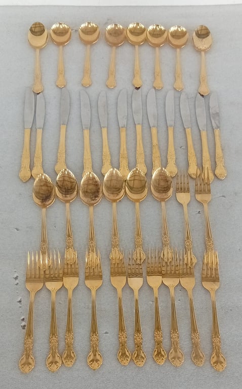 Vintage-style gold-tone cutlery set