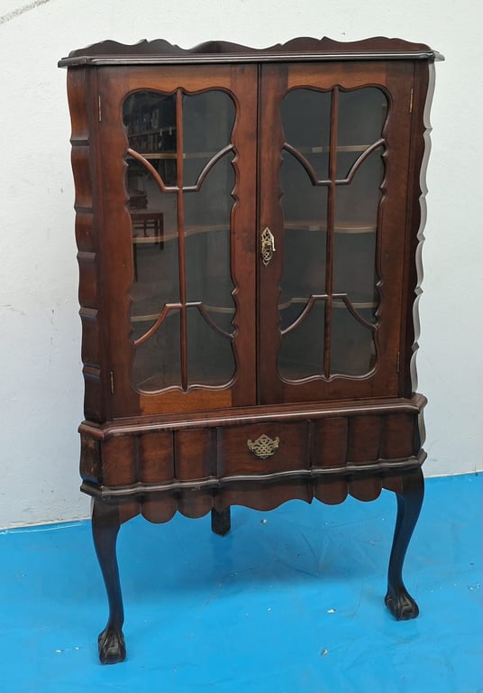 Corner Display Shelf – Glass Front
