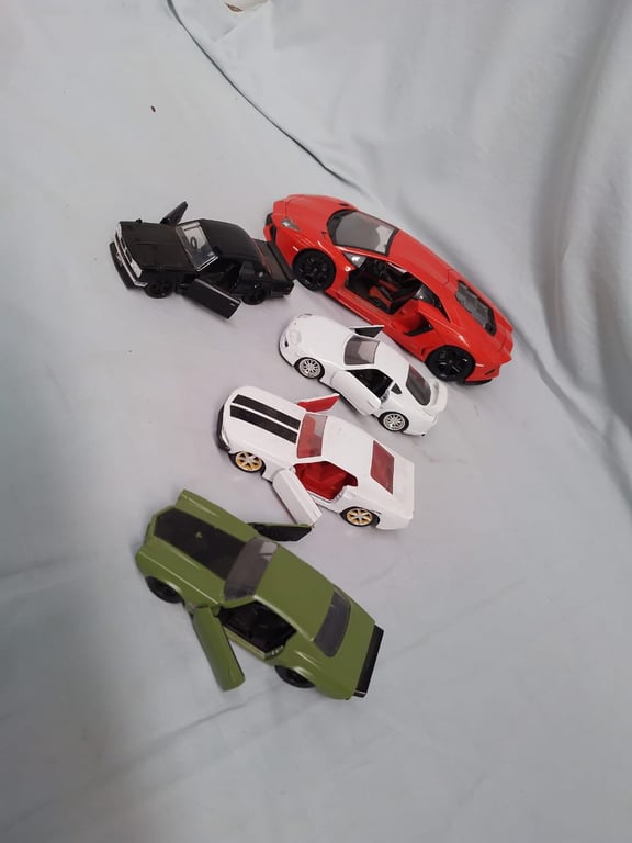 Collection of Diecast Model Cars x 5