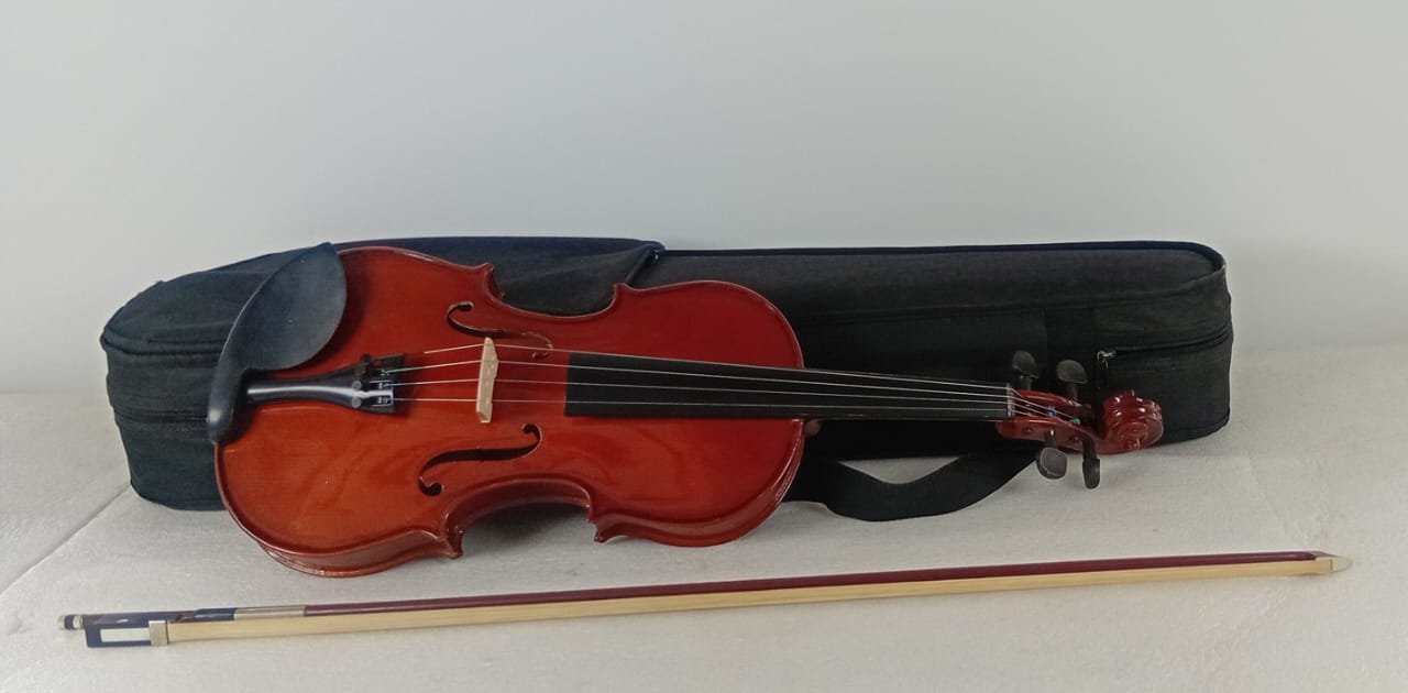 Full-Size Violin with Bow & Hard Case
