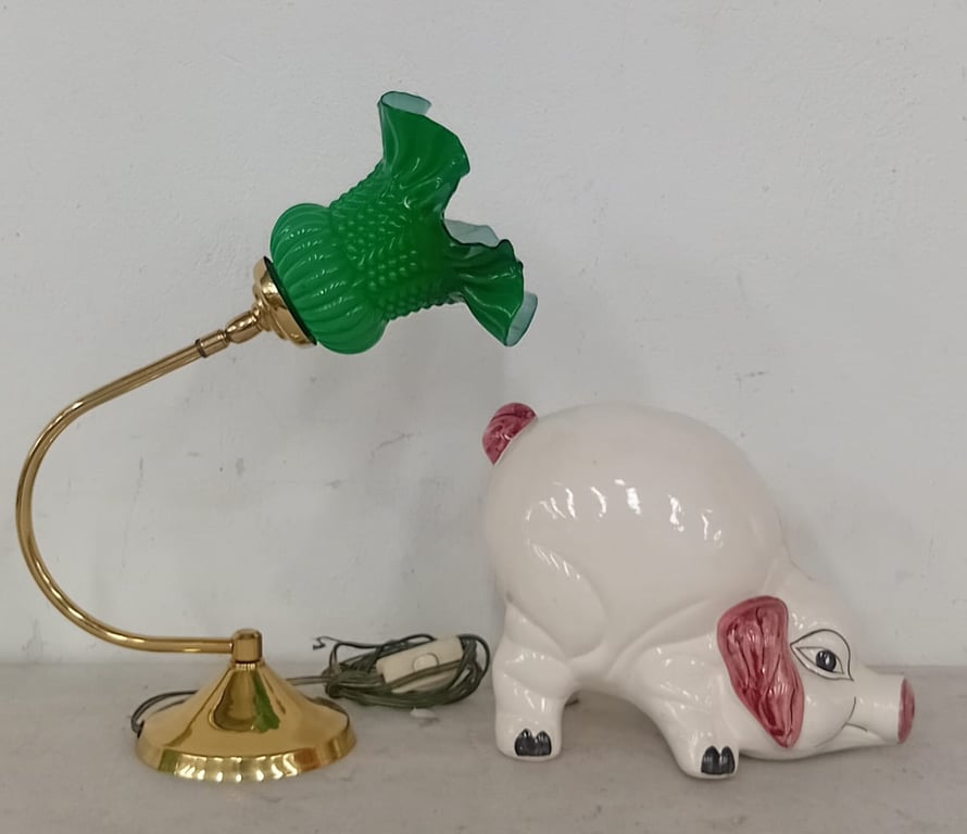 Vintage-style table lamp & ceramic piggy bank