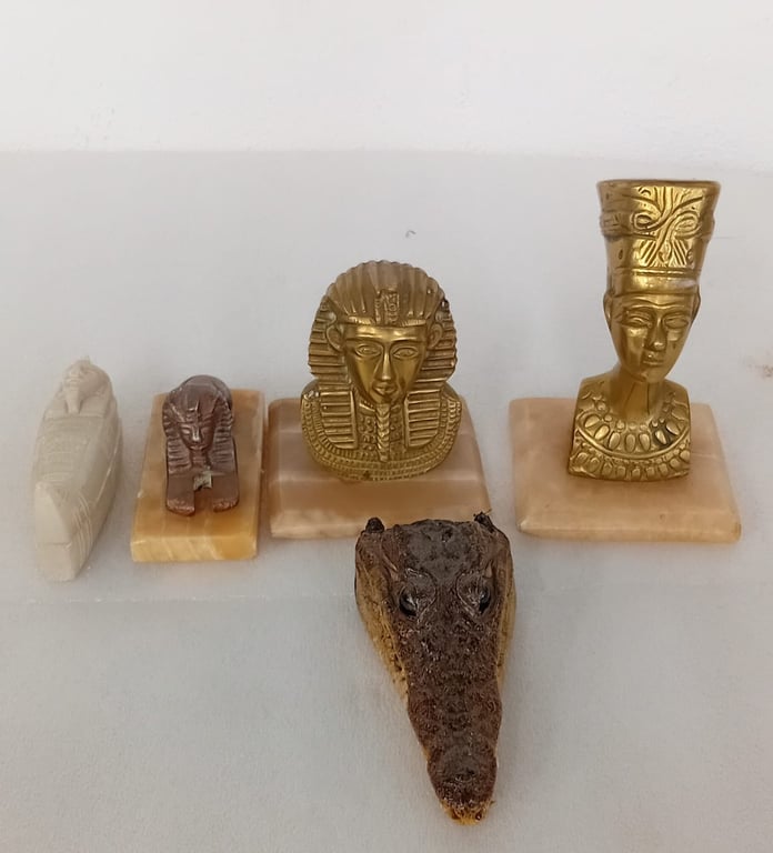 Joblot Of Egyptian Themed Souvenir Statues
