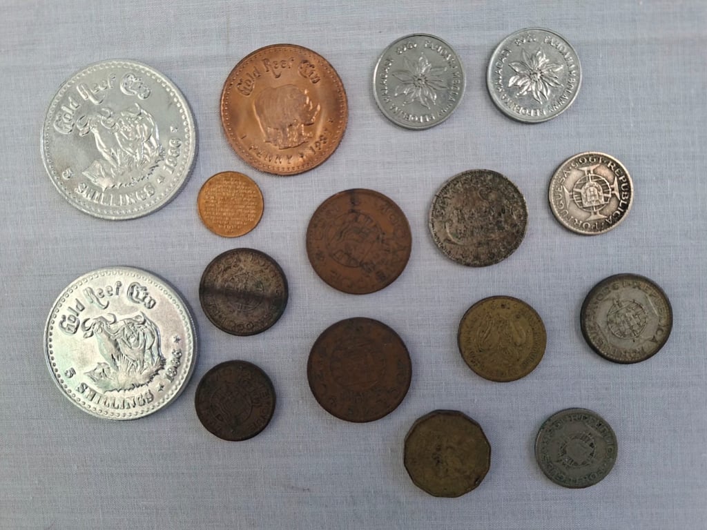 Assorted World Coins Collection (Job Lot)