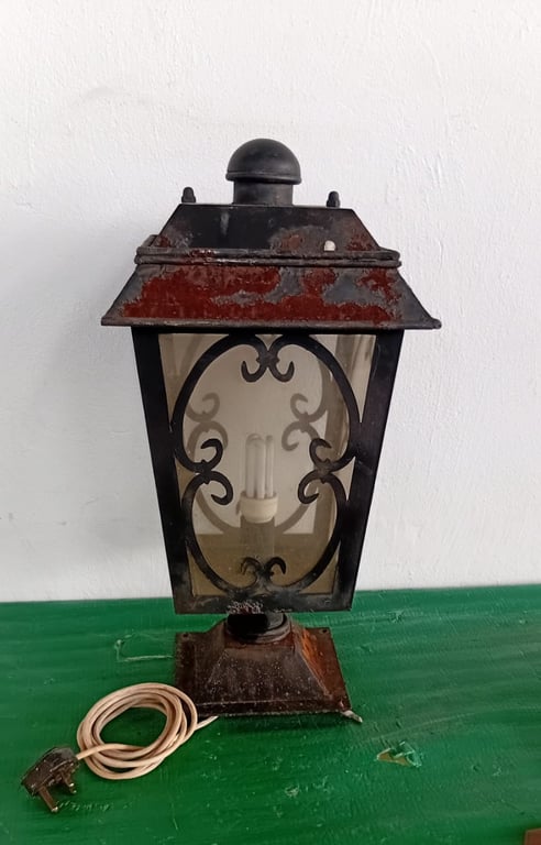 Vintage-Style Like Outdoor Lantern