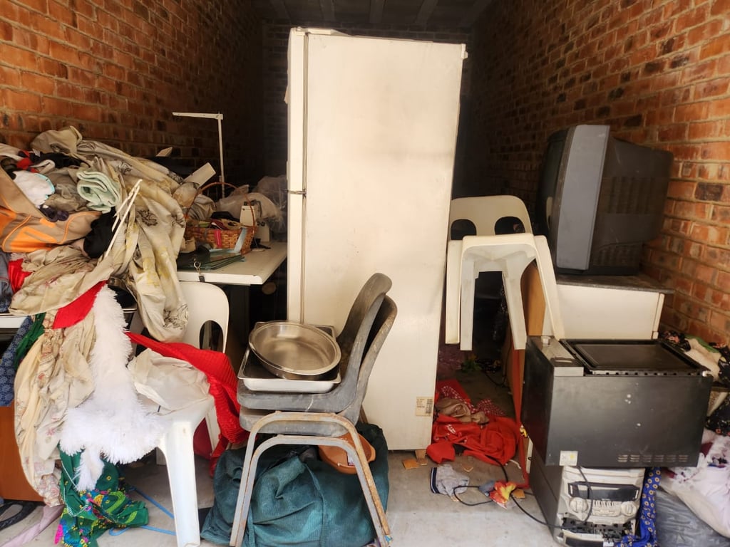 46 - Overlocker Unit - JHB