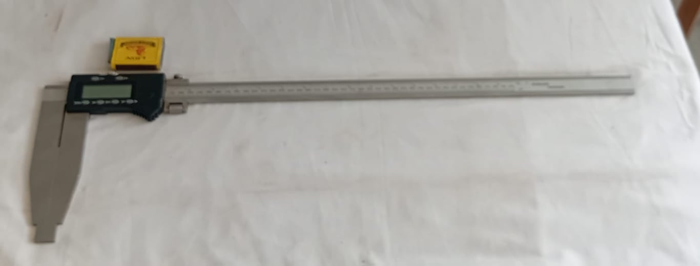 Digital Stainless Steel Vernier Caliper (Large Format – Long Measuring Range)