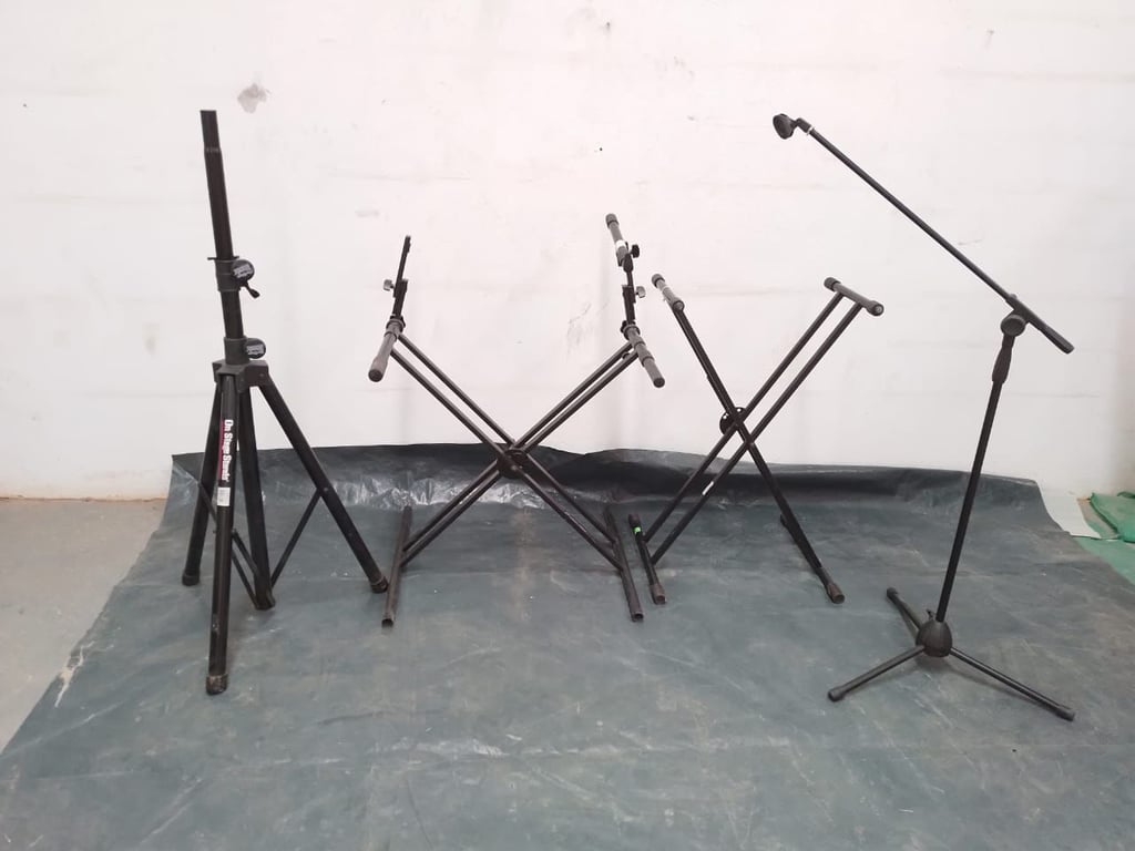 Joblot of Keyboards Stands & Speaker Stand