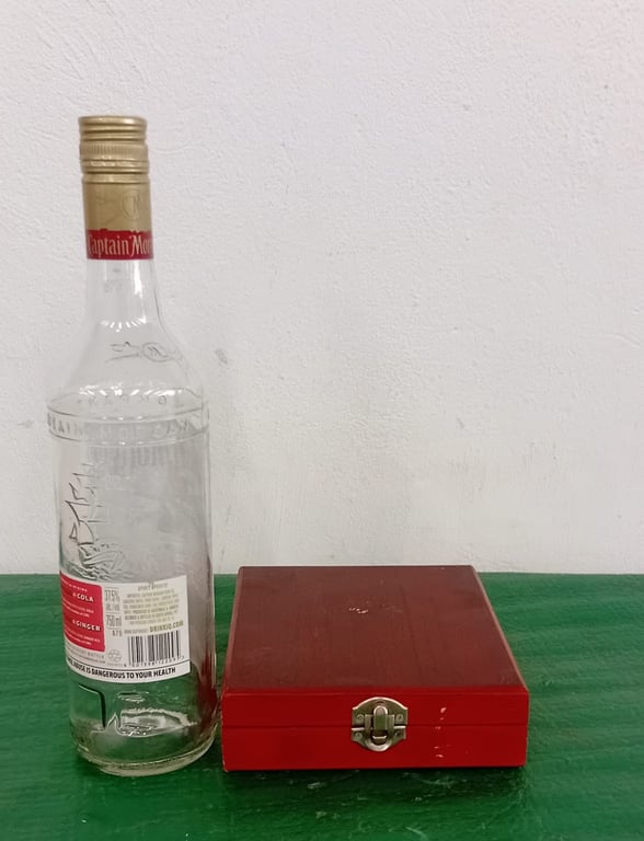 Vintage 4 Piece Wine Kit