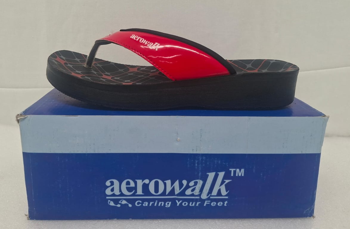 Aerowalk Size 7 Women's Flip Flops