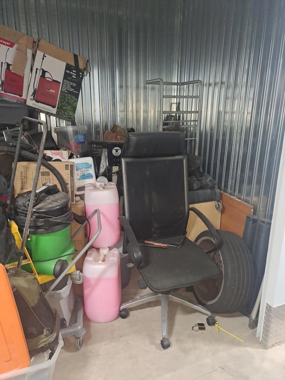 13 - Office Chair Unit