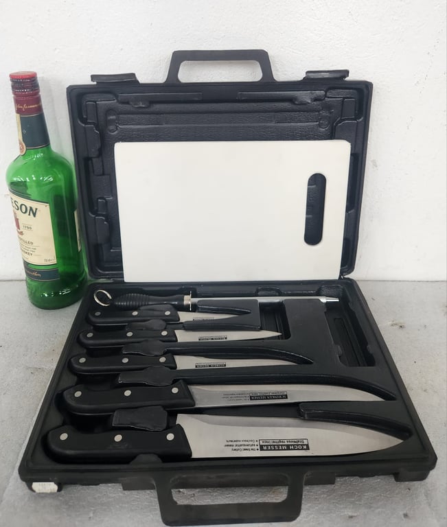 Koch Messer Stainless Steel Knife Set with Carry Case & Cutting Board