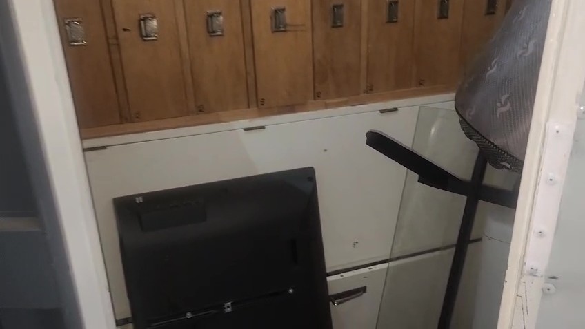 27 - Chest Freezer Unit