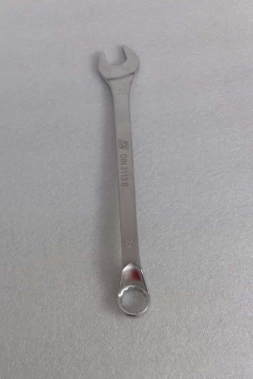 Size 25mm combination spanner