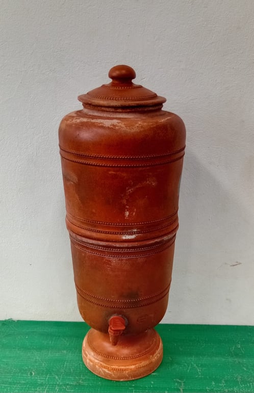Clay water filter