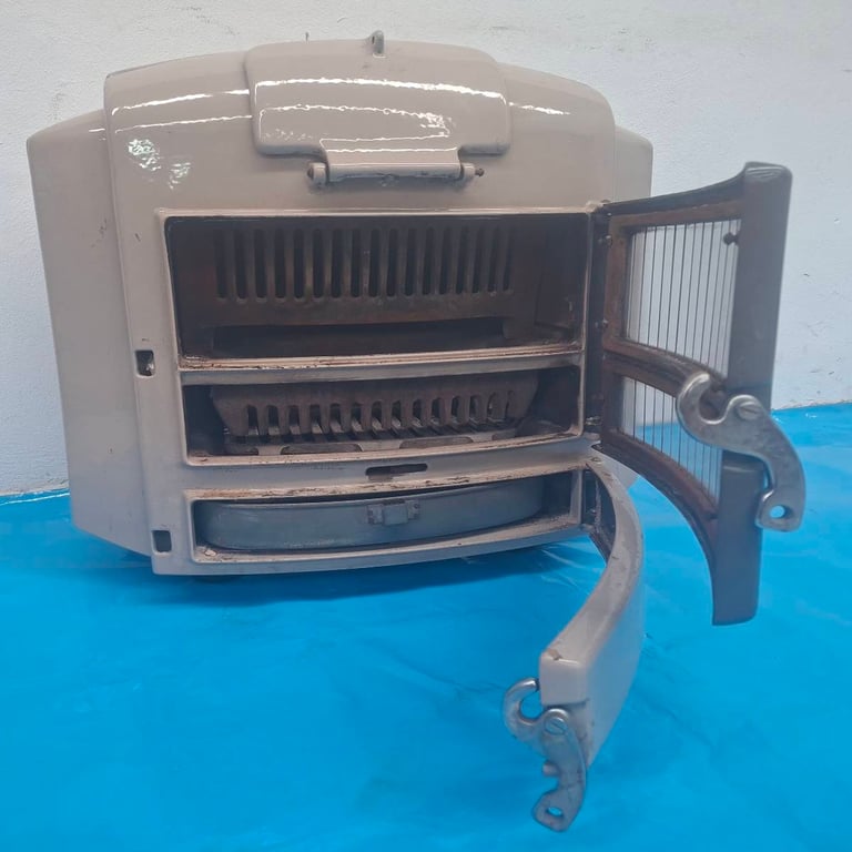 Working Vintage Beckers Paraffin Heater – Mid-Century Industrial Heating Appliance