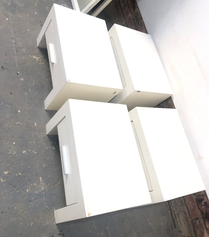 Pedestal Side Table x 4