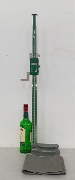 Professional digital height gauge / measuring stand