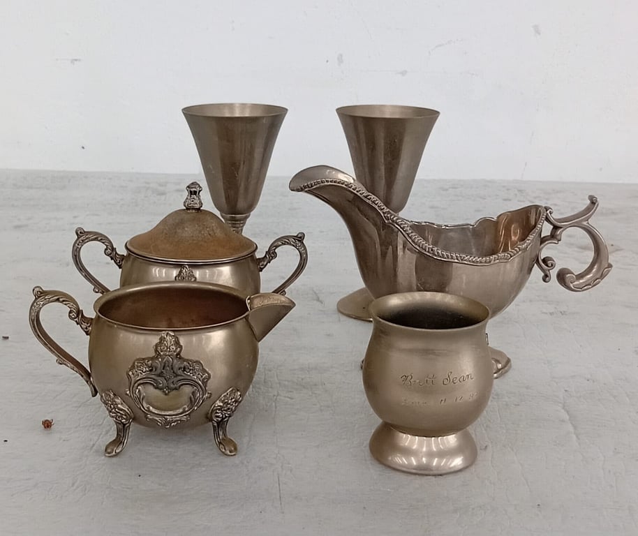 Vintage-style silver-tone metal tableware set