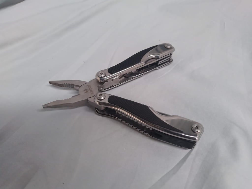Traveler Multipurpose tool (Knife)