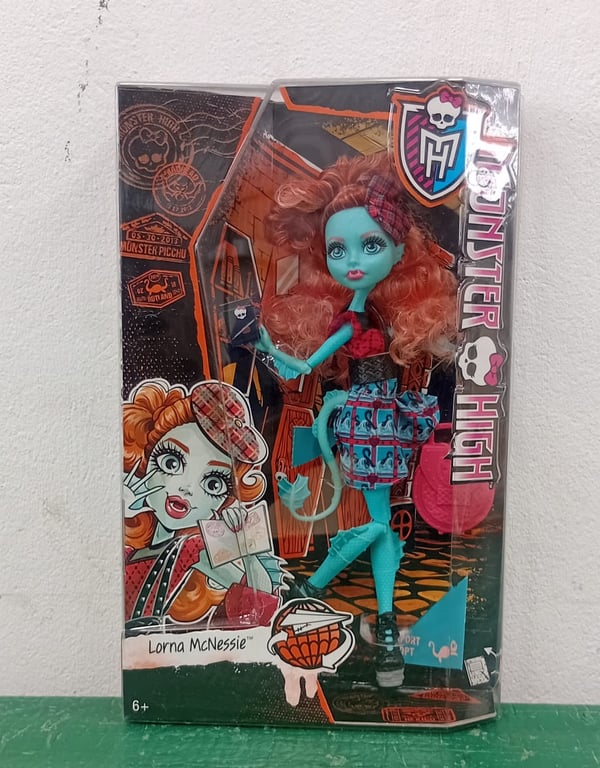 Monster High Monster Exchange Lorna McNessie doll