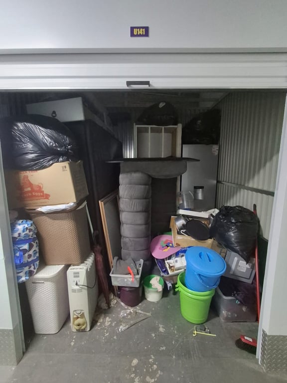 Lot 23 Fridge Unit