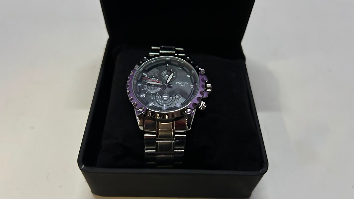 FNGEEN 1853 silver and black watch