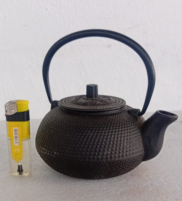 Cast Iron Teapot (Japanese Tetsubin Style)