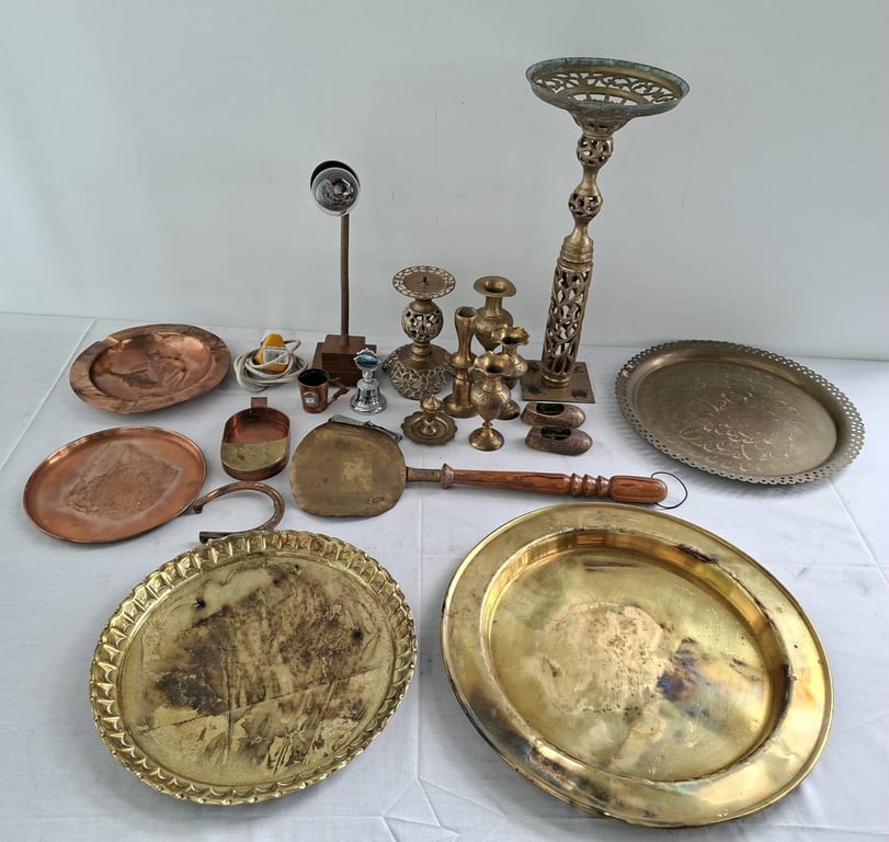 Mixed Vintage Brass And Copper Decorative Tableware Collection.