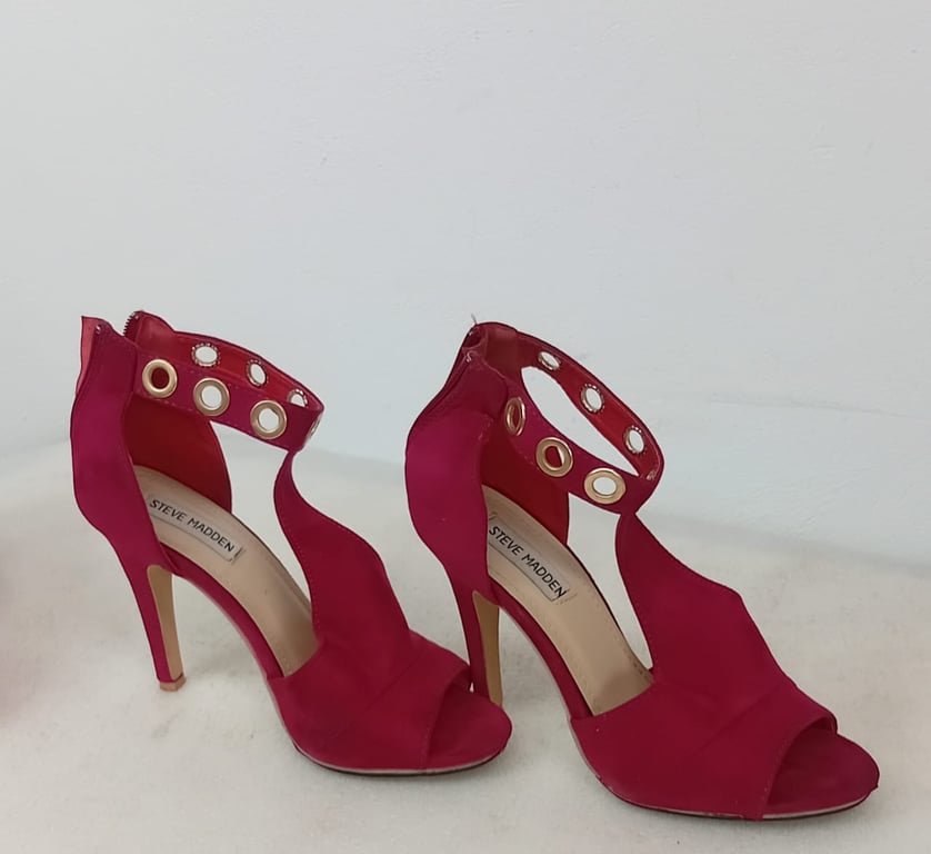 Steve Madden Open Toe High Heel Sandals - size 39
