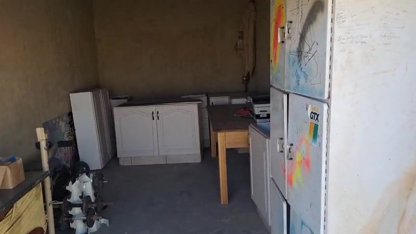 23 - Kitchen Unit Unit