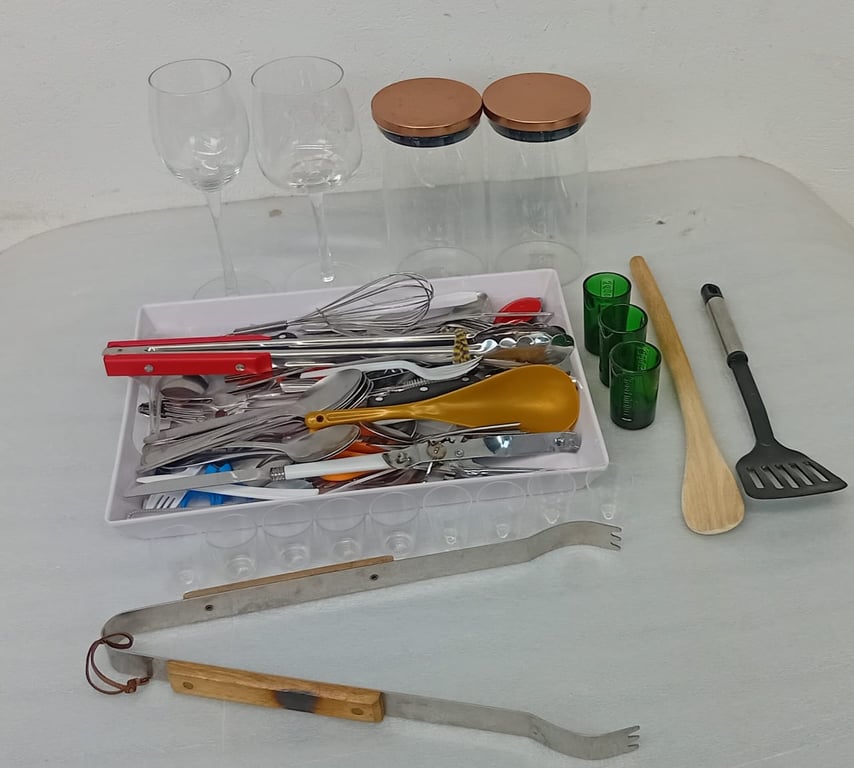 Joblot of Assorted Kitchenware