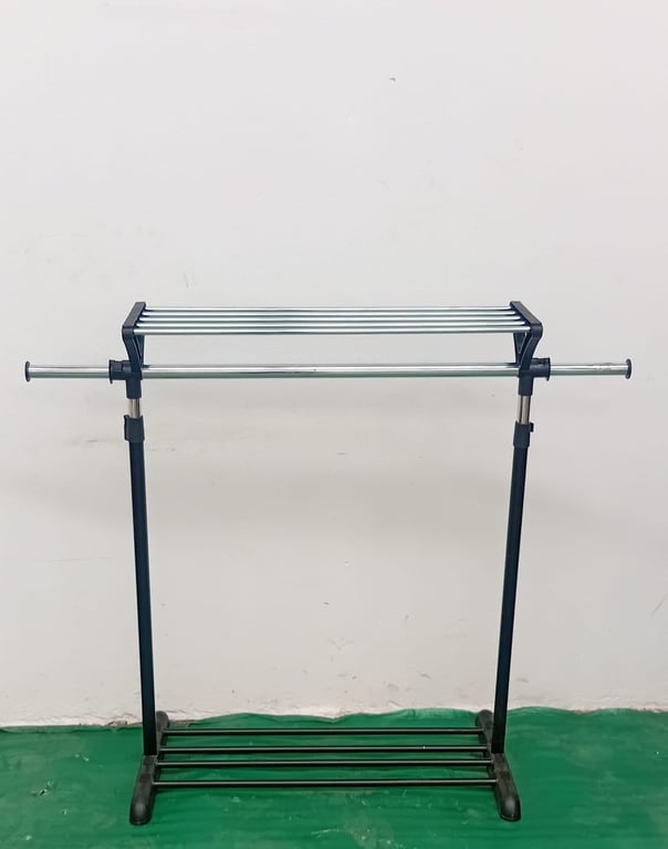 Adjustable Metal Clothing Rail / Garment Rack