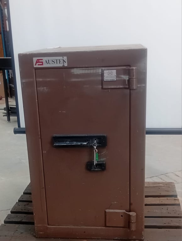 Austen Safe with keys