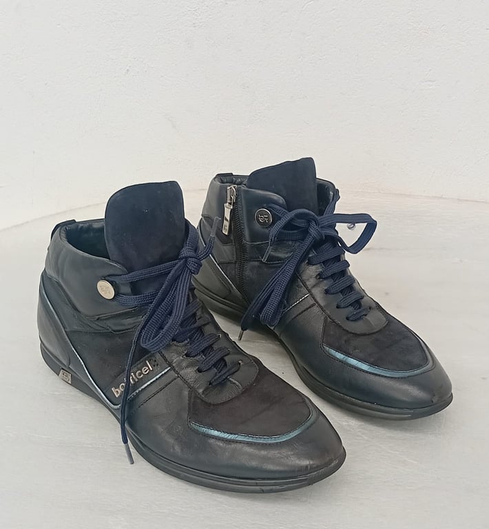 Size 9 -Pair Of Roberto Botticelli Black Leather & Suede Shoes
