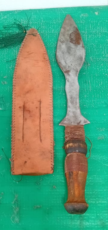 African Broad-Bladed Weapon