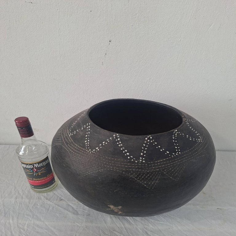 Joblot Of Antique Wall Decor & Traditional Pot Zulu Pot