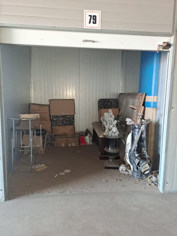 Golf Club Unit