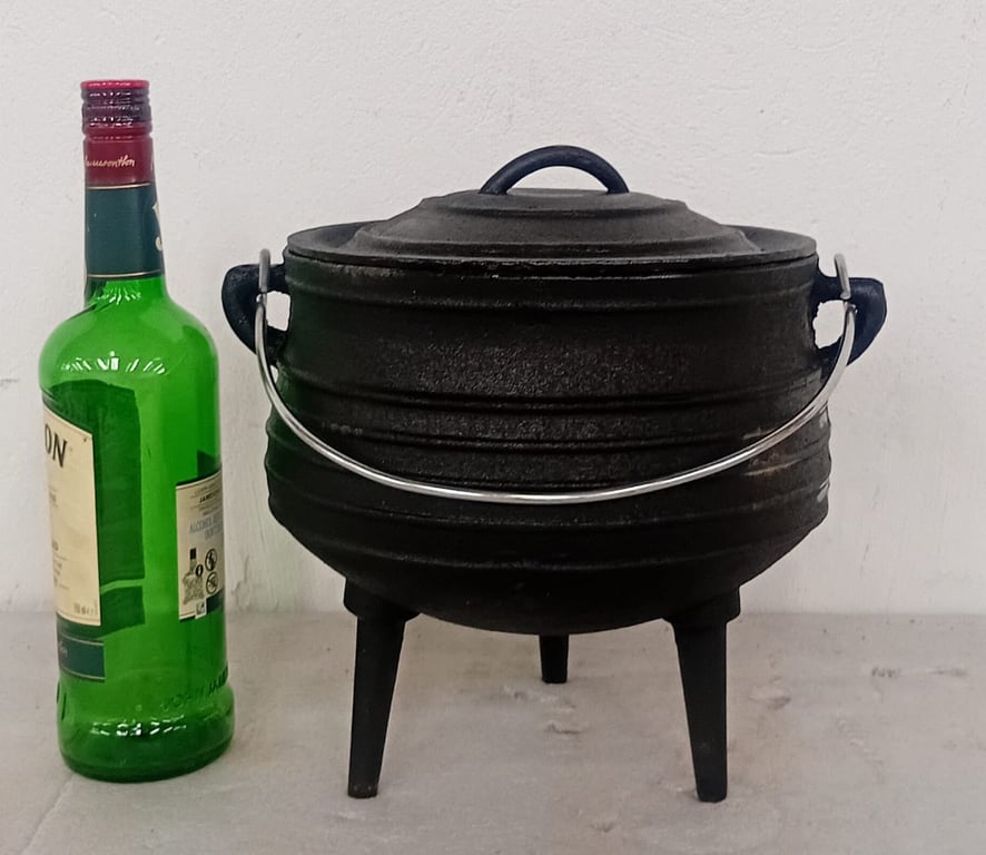 Size 3 Cast Iron Potjie