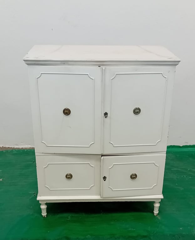 Vintage -Style White Wooden Cabinet