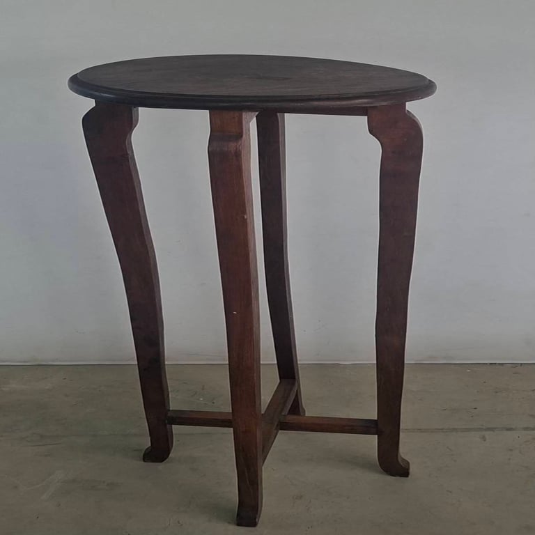 Elegant Vintage Round Side Table