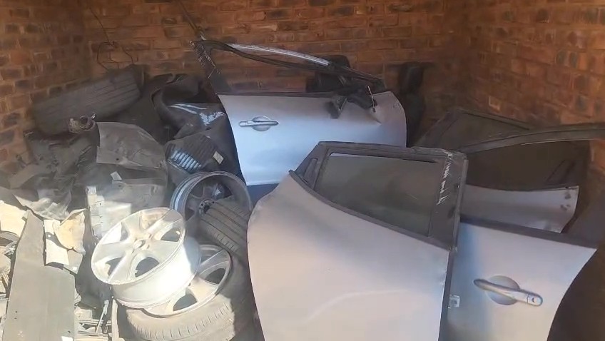 40 - Car Parts Unit