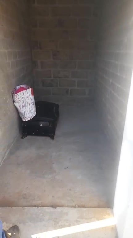 Lot 2 Suitcase Unit CAPE TOWN