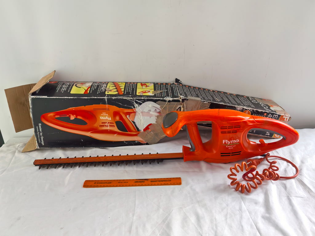 Flymo Easicut 420 Hedge Trimmer
