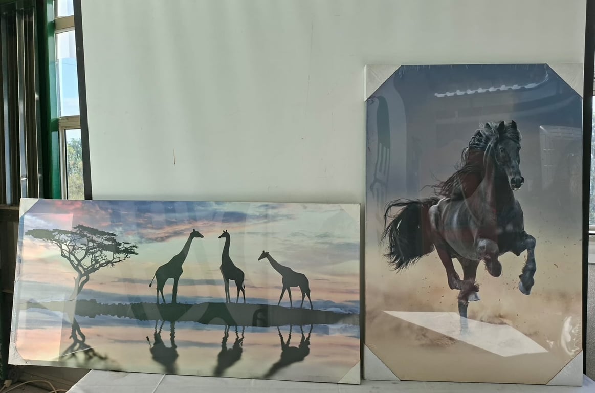 Wildlife Canvas Prints (Giraffe & Horses)