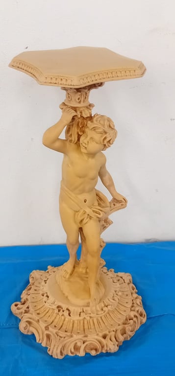 Decorative Figurine Stand (Classical Style)