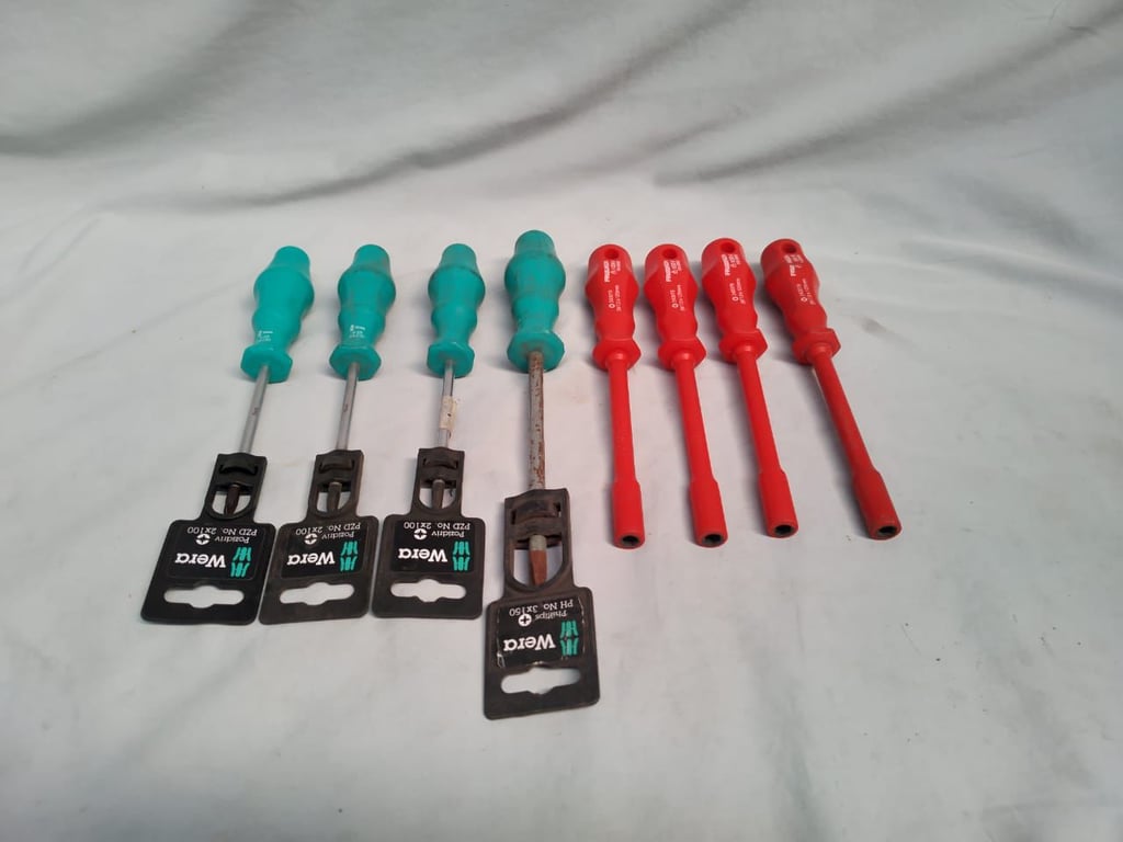 Screw Drivers  x 8