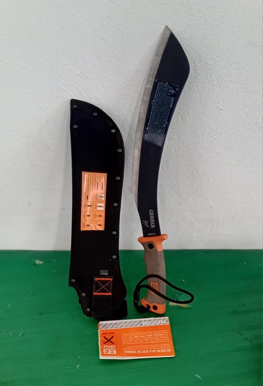 Gerber Bear Grylls Knife