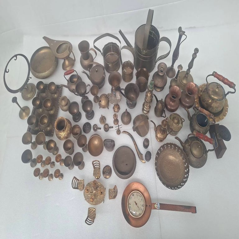 Very Large Mixed Lot of Vintage Copper & Brass Kitchenware and Decorative Items